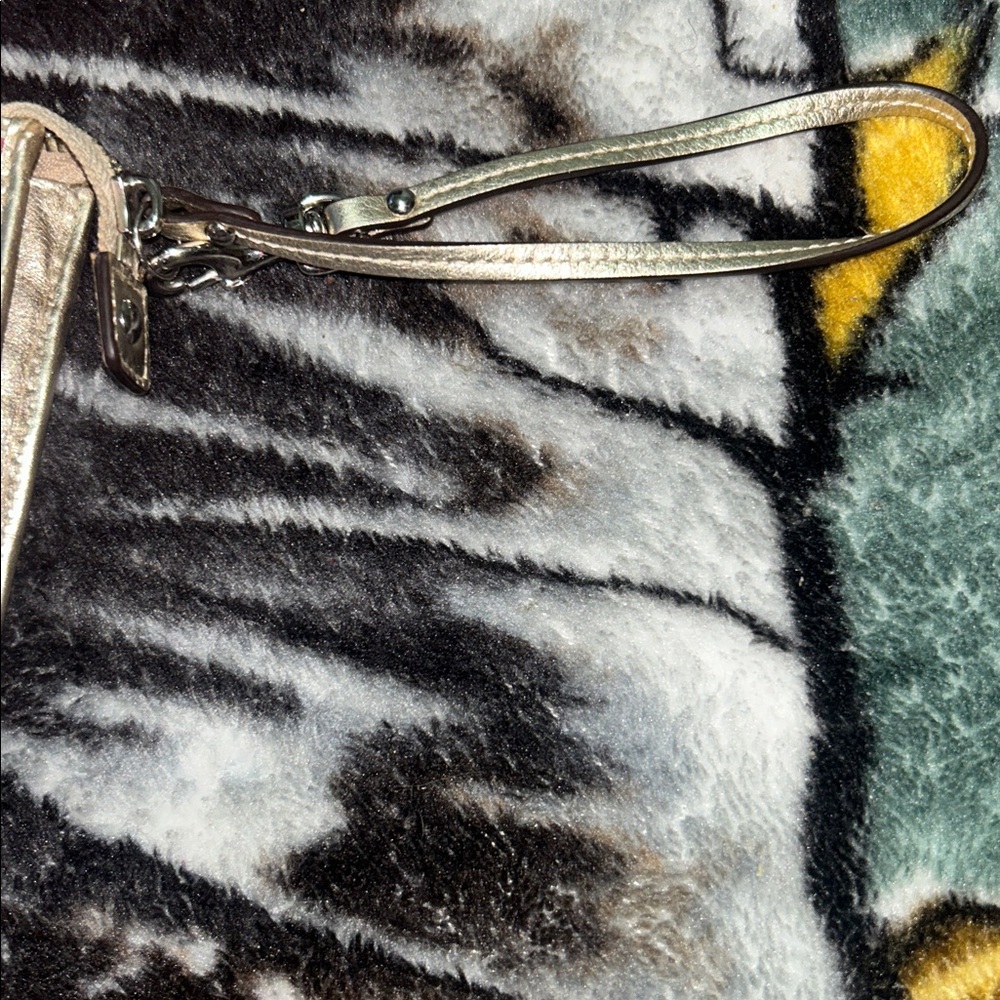 Coach Julia Legacy Stripe zippy wallet wristlet in sateen gold metallic leather. - Picture 2 of 11